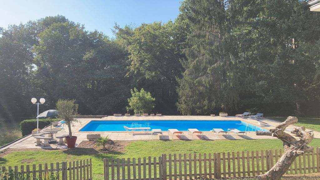 Piscine privée · 14 × 6 m, vue 1