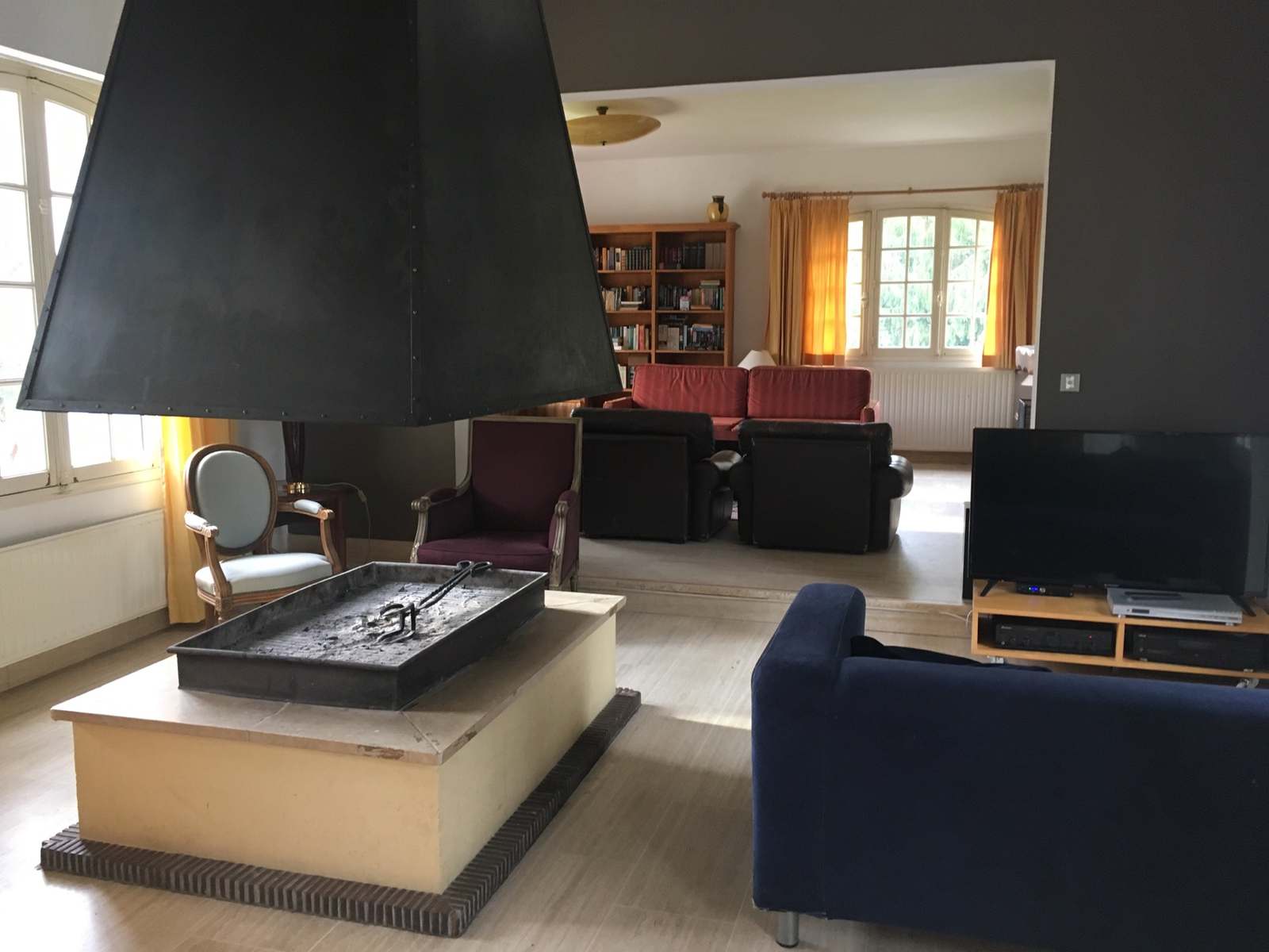 Salon et cheminées, vue 4
