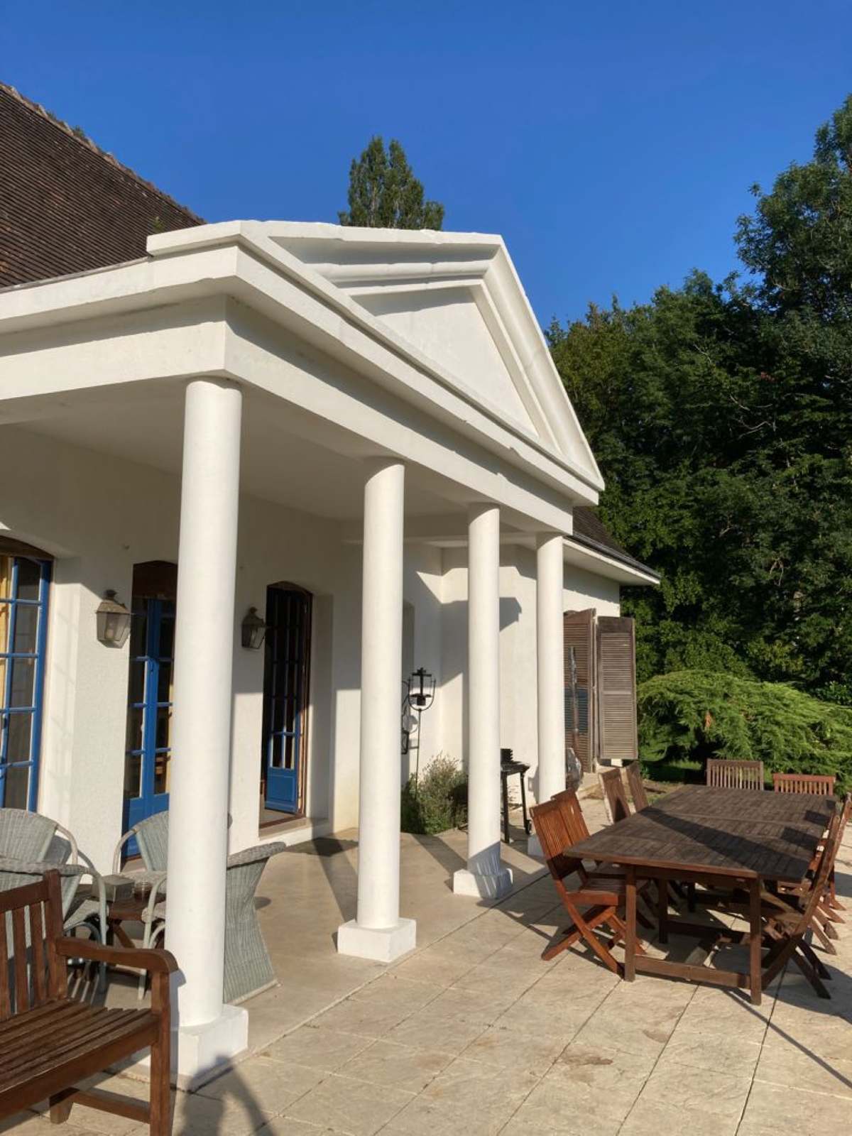 Terrasse et repas d’été, vue 2